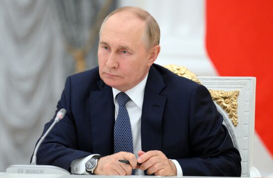 Russia Putin New Regions Socioeconomic Development