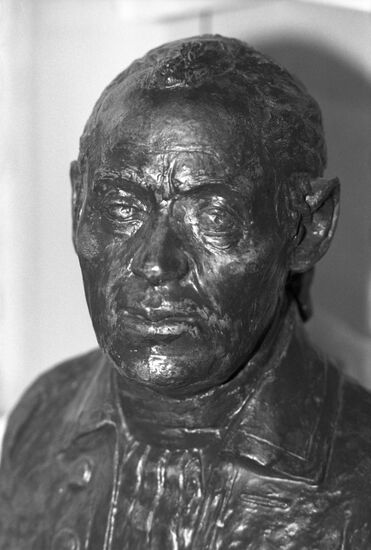 Studying remains of Vitus Bering