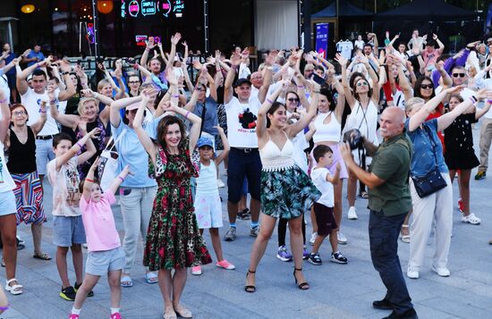Russia Mass Lambada Dancing Flash Mob