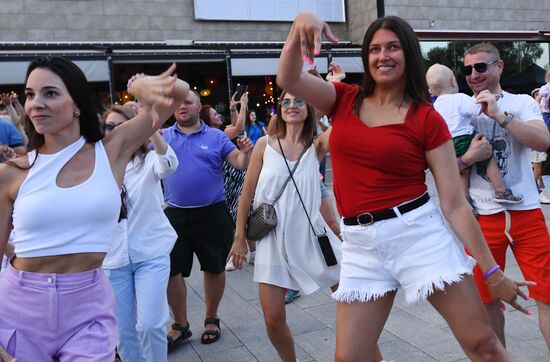 Russia Mass Lambada Dancing Flash Mob
