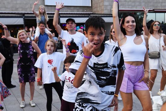Russia Mass Lambada Dancing Flash Mob