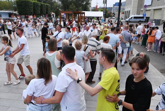 Russia Mass Lambada Dancing Flash Mob
