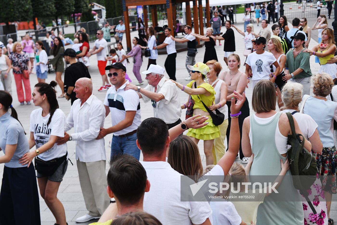 Russia Mass Lambada Dancing Flash Mob