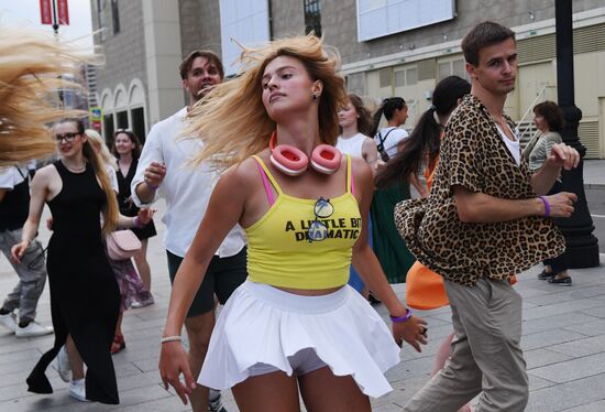 Russia Mass Lambada Dancing Flash Mob