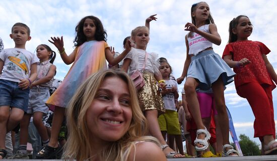 Russia Mass Lambada Dancing Flash Mob