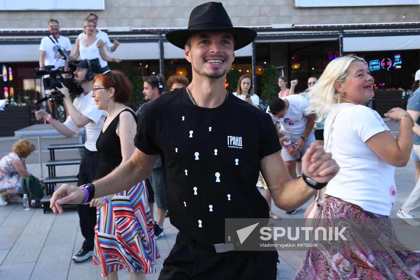 Russia Mass Lambada Dancing Flash Mob