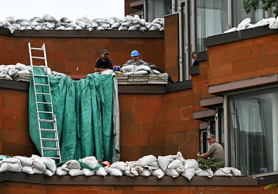 Russia France Embassy Sandbags