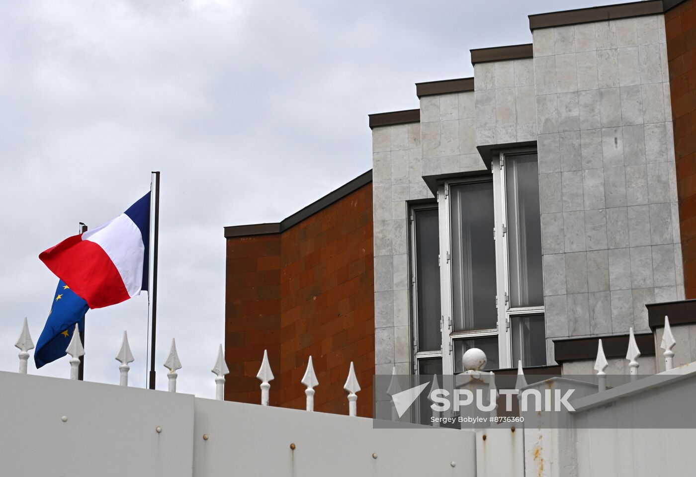 Russia France Embassy Sandbags