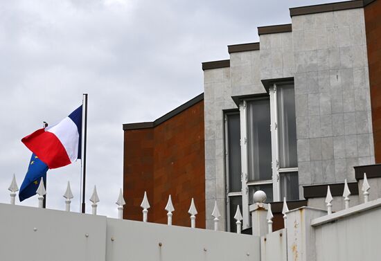 Russia France Embassy Sandbags