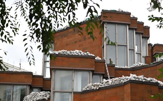 Russia France Embassy Sandbags