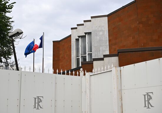 Russia France Embassy Sandbags