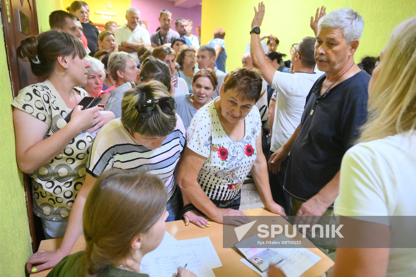 Russia Ukraine Kursk Attack Humanitarian Aid