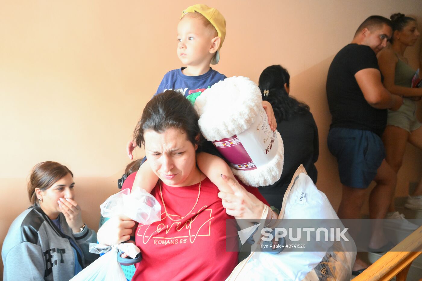 Russia Ukraine Kursk Attack Humanitarian Aid
