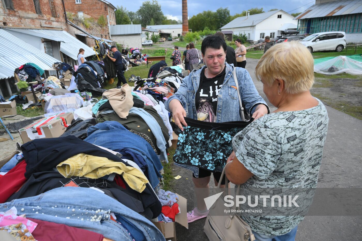 Russia Ukraine Kursk Attack Humanitarian Aid Centre
