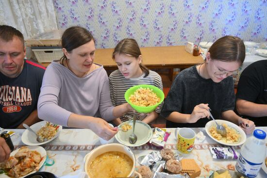 Russia Ukraine Kursk Attack Evacuees
