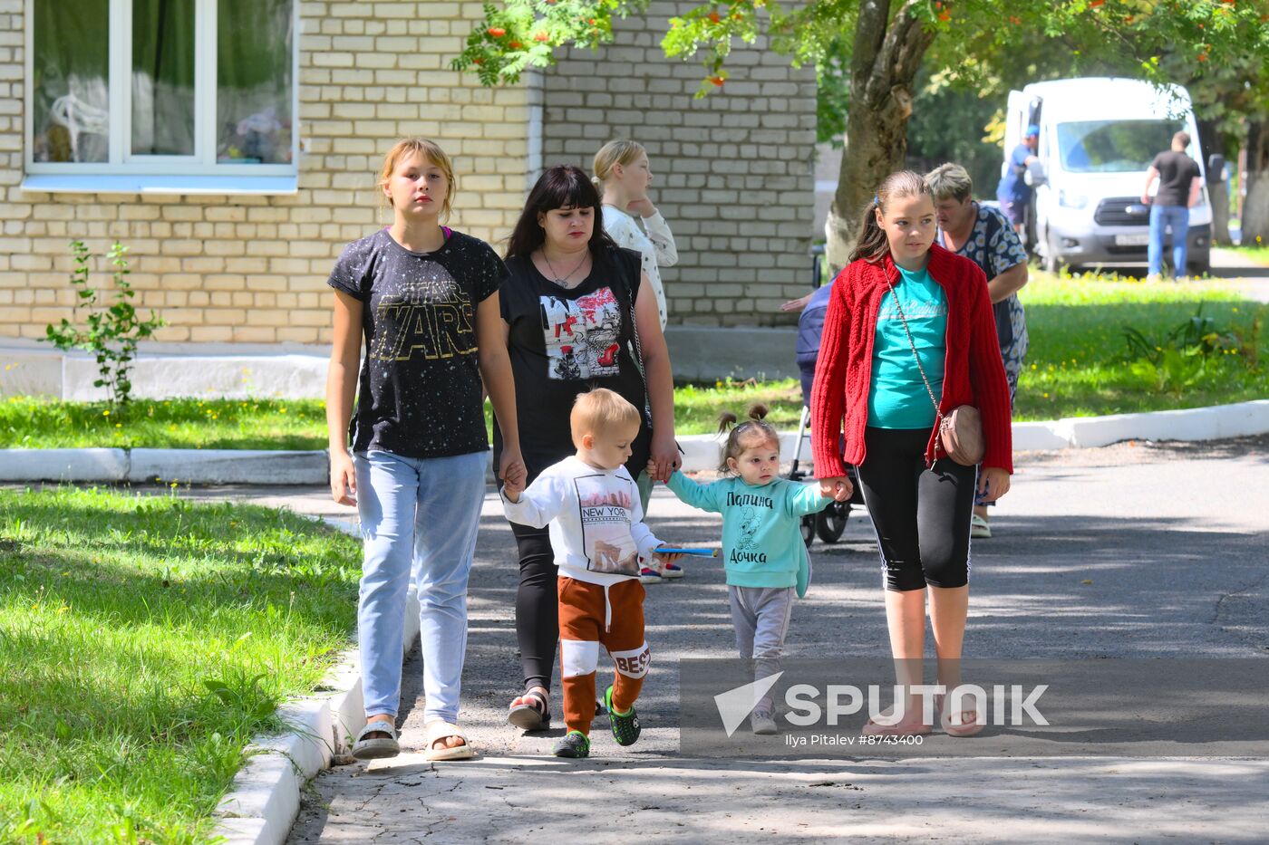 Russia Ukraine Kursk Attack Evacuees