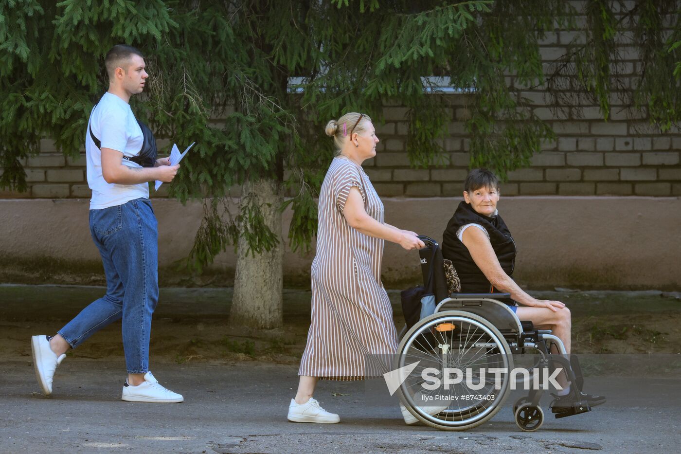 Russia Ukraine Kursk Attack Evacuees