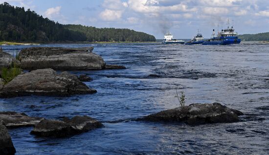 Russia Siberia Chain Steam Tow