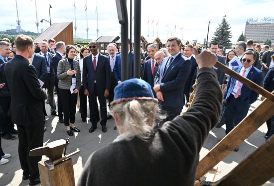 Meeting of BRICS Ministers of Industry. Master Artisans' Secrets outdoor exhibition. Location: Russia, Nizhny Novgorod. Author: Pelagiya Tikhonova/Sputnik. 8th BRICS Industry Ministers' Meeting