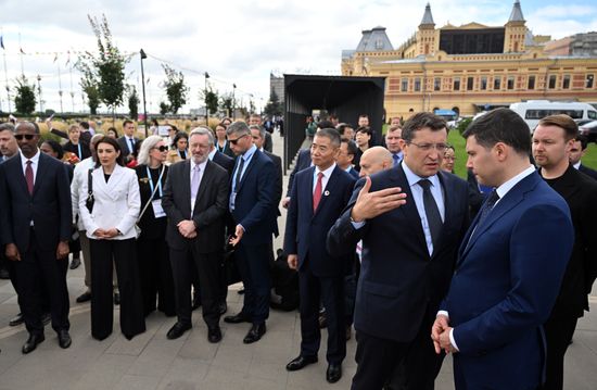 Meeting of BRICS Ministers of Industry. Master Artisans' Secrets outdoor exhibition. From left: Nizhny Novgorod Region Governor Gleb Nikitin and Russian Minister of Industry and Trade Anton Alikhanov. Location: Russia, Nizhny Novgorod. Author: Pelagiya Tikhonova/Sputnik. 8th BRICS Industry Ministers' Meeting