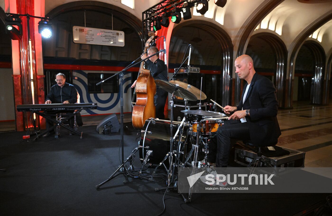 Russia Metro Jazz Night
