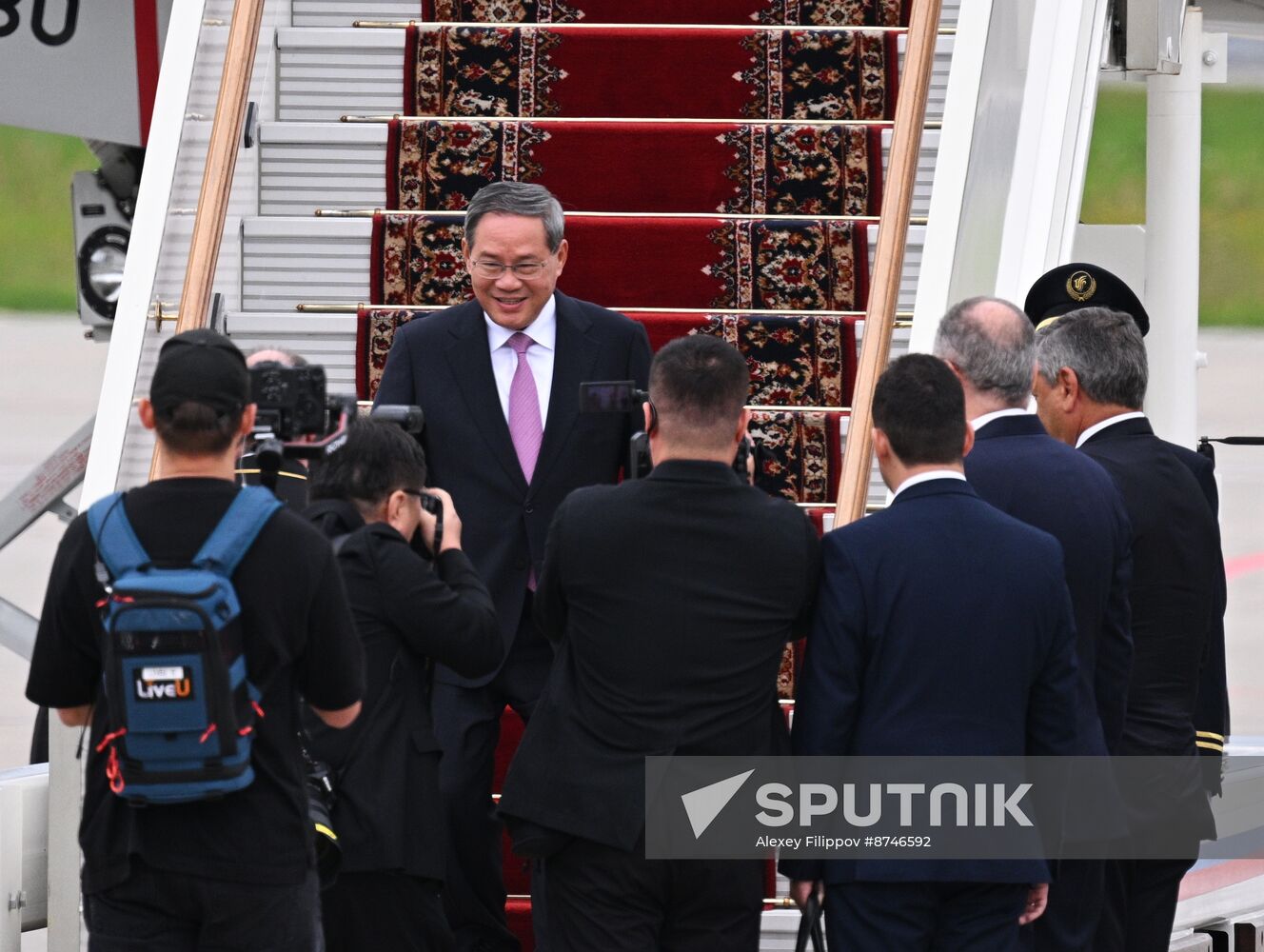 Russia China Premier Arrival