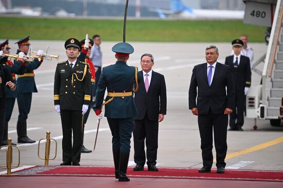 Russia China Premier Arrival