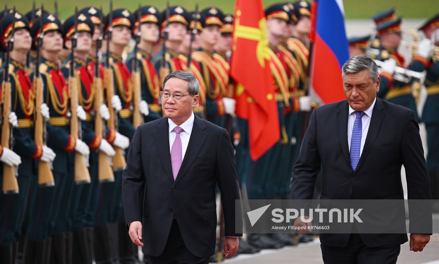 Russia China Premier Arrival