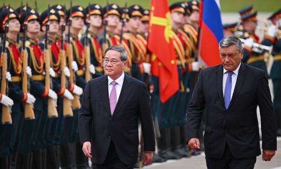 Russia China Premier Arrival