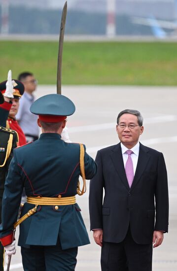 Russia China Premier Arrival