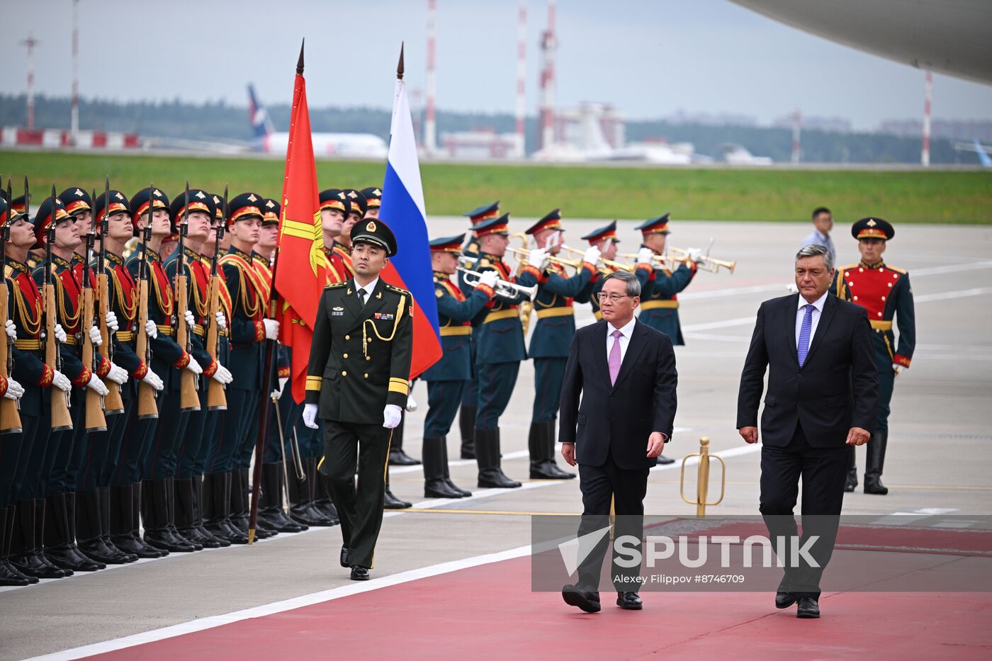 Russia China Premier Arrival