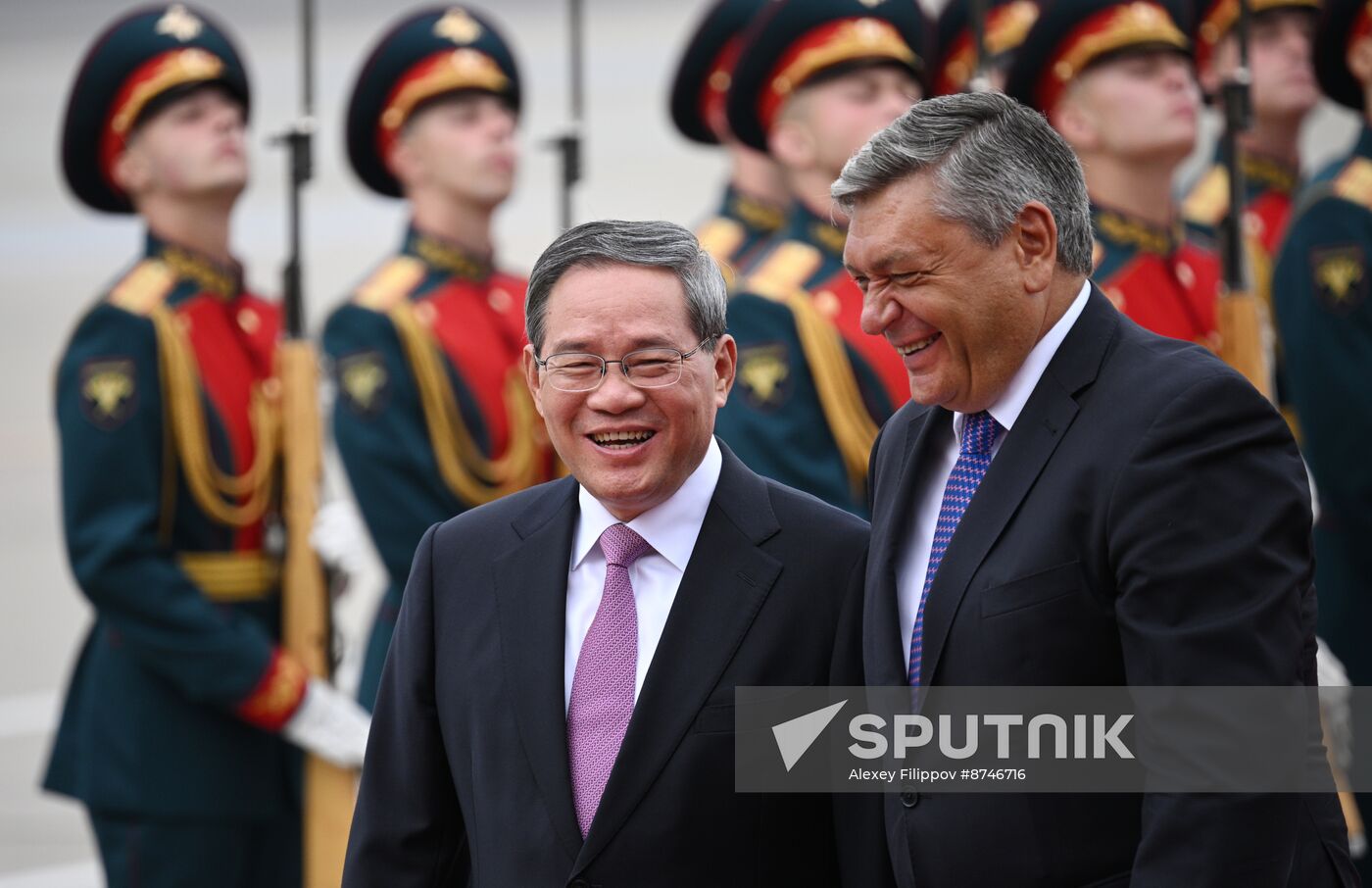 Russia China Premier Arrival