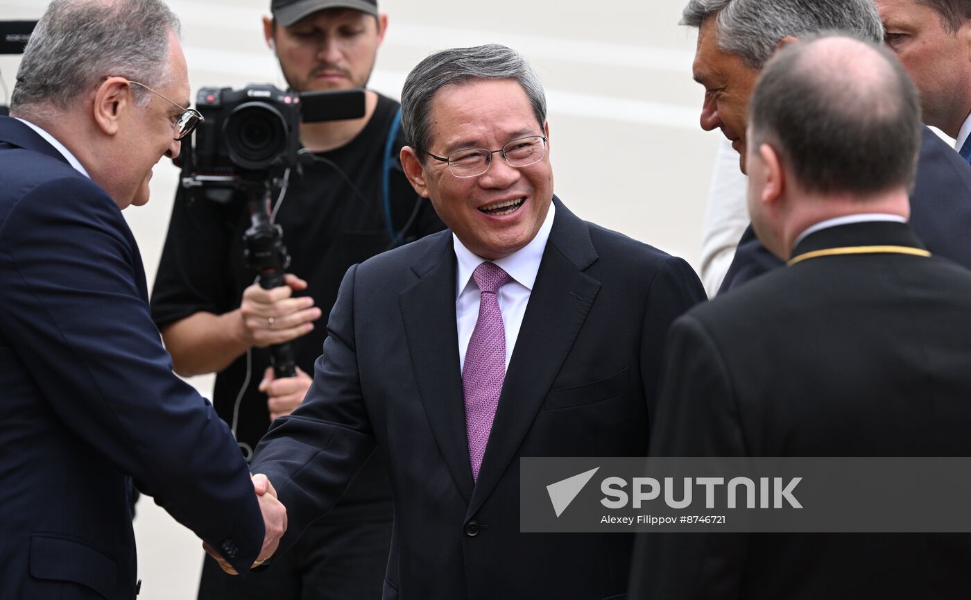 Russia China Premier Arrival