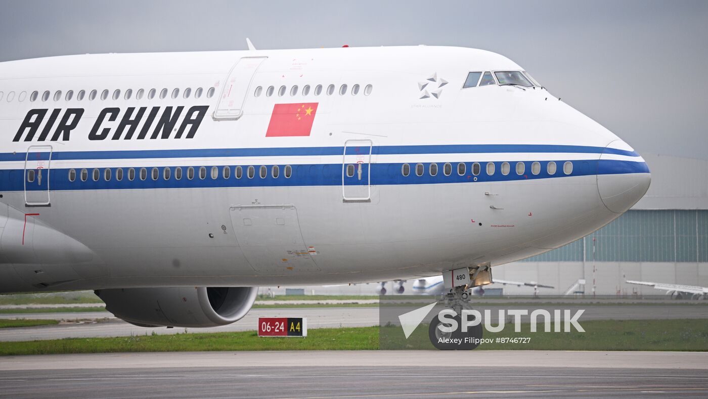 Russia China Premier Arrival