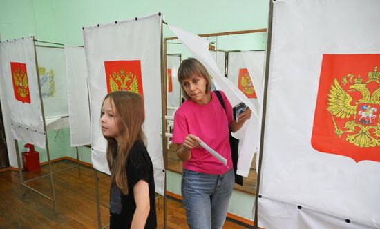 Russia Elections Early Voting