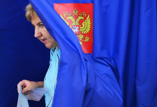 Russia Elections Early Voting