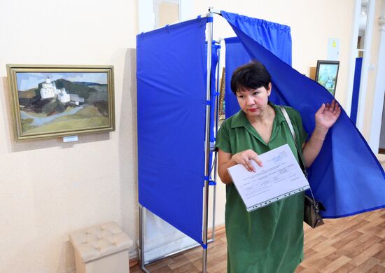 Russia Elections Early Voting