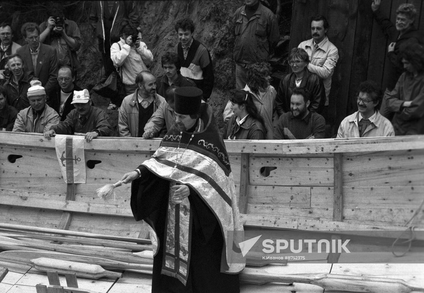 UNESCO's Trans-Europe-Nevo-Viking international expedition