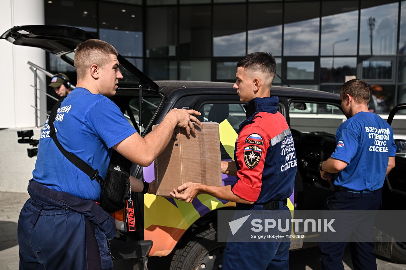 Russia Ukraine Kursk Attack Humanitarian Aid