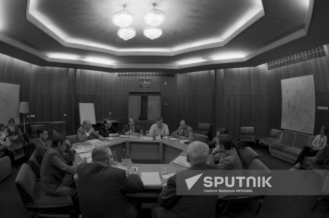 Roundtable discussion at Novosti Press Agency