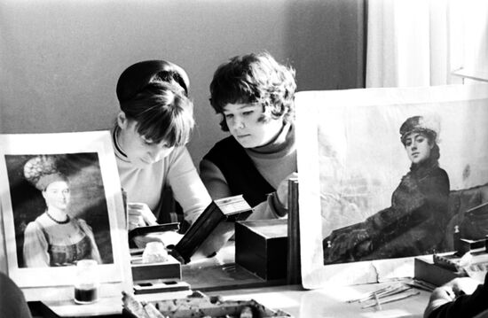 Students of Fedoskino School of Miniature Painting
