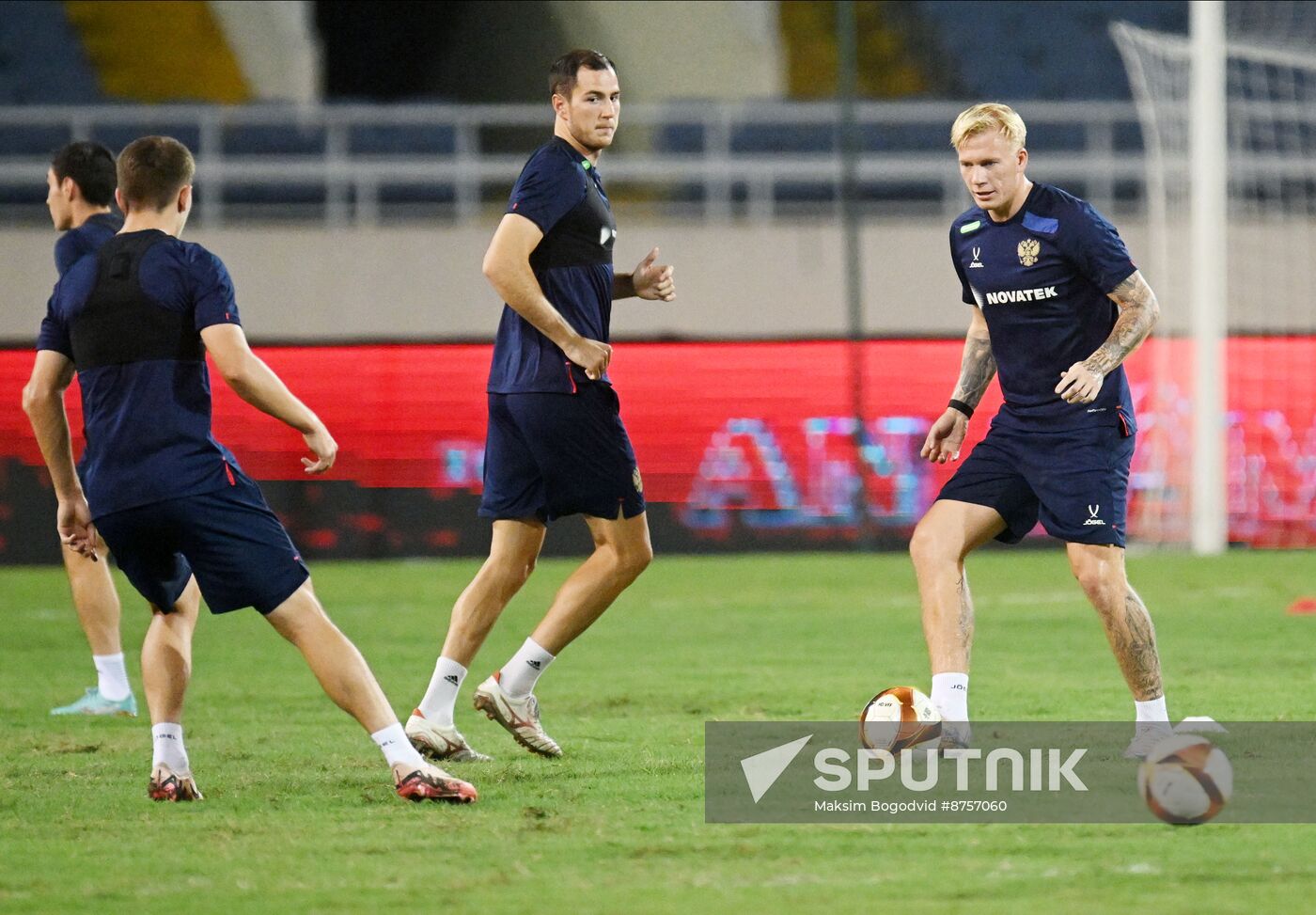 Vietnam Soccer Friendly Vietnam - Russia Training