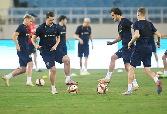 Vietnam Soccer Friendly Vietnam - Russia Training