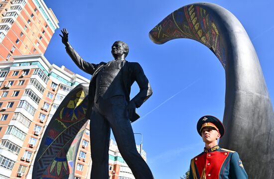 Russia South Africa Mandela Monument