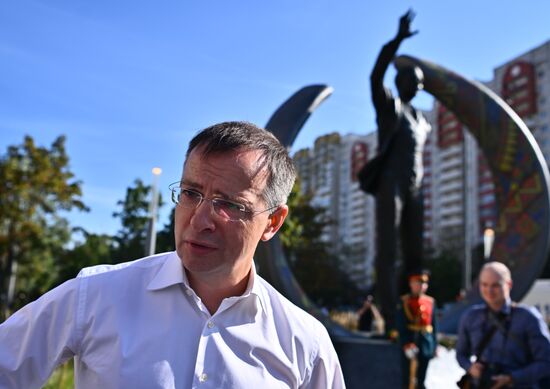 Russia South Africa Mandela Monument