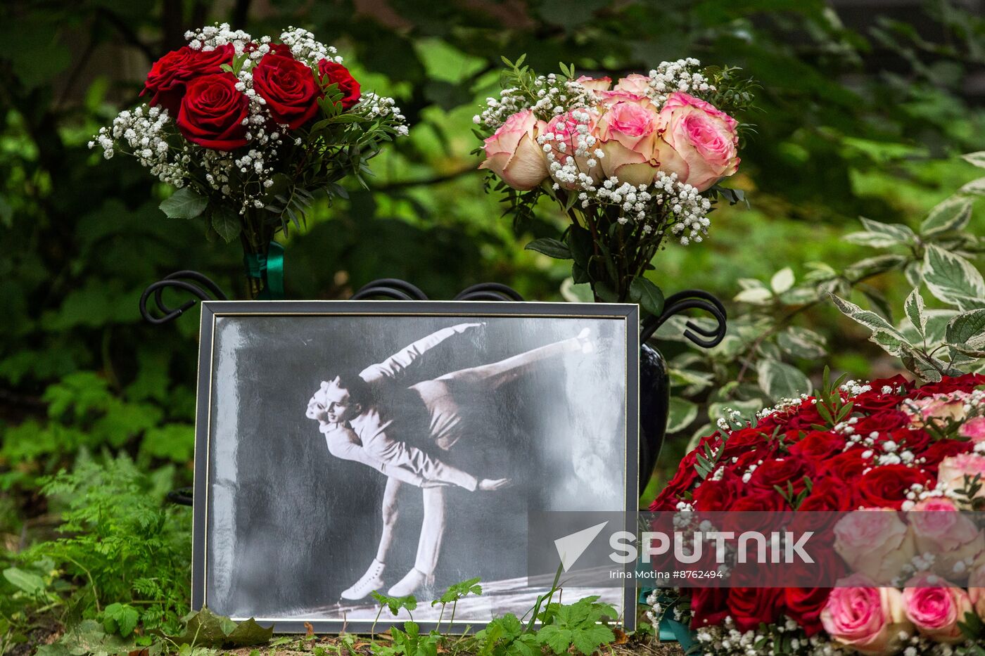 Russia Soviet Figure Skaters Burial