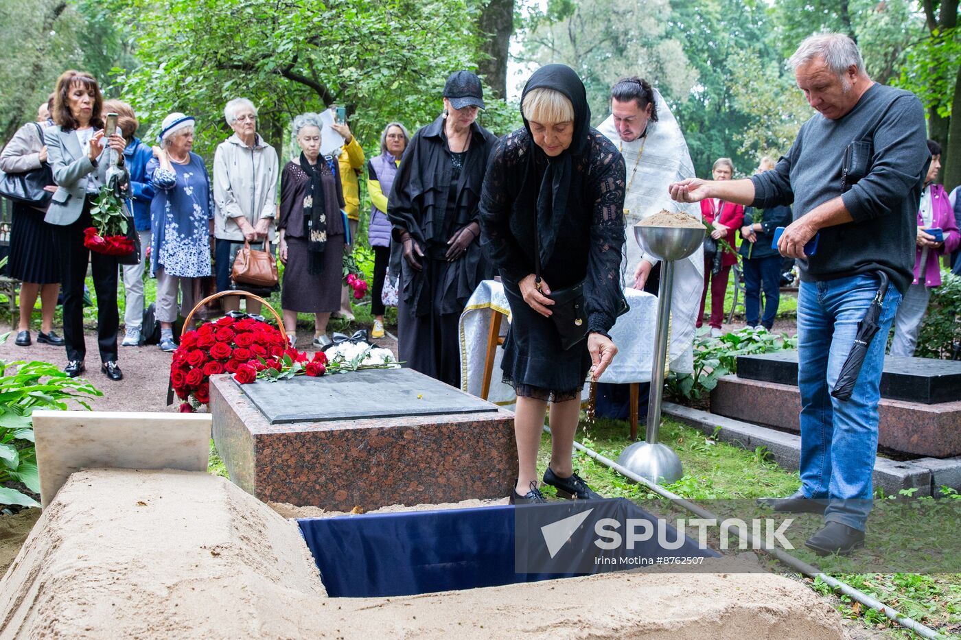 Russia Soviet Figure Skaters Burial