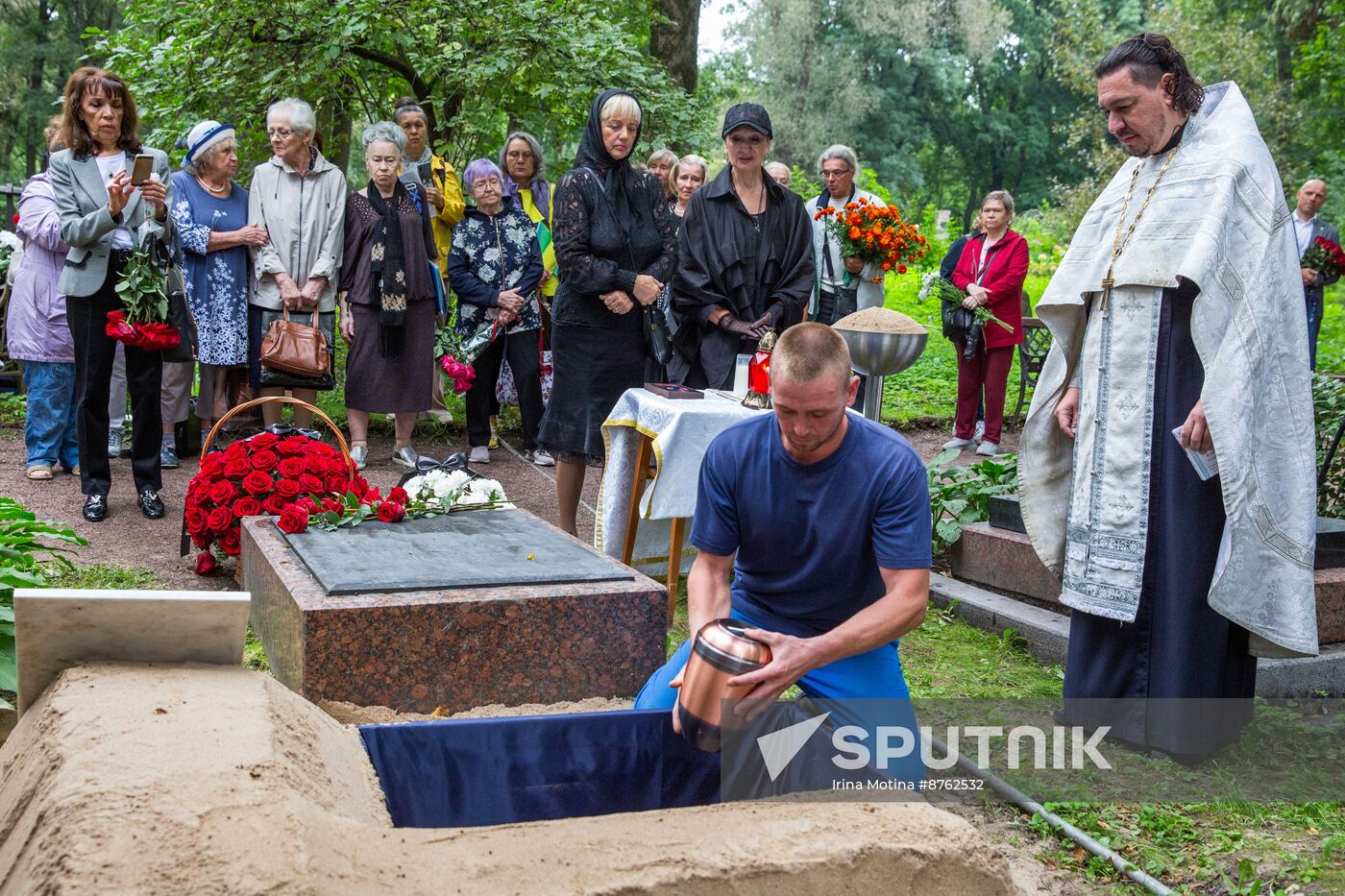 Russia Soviet Figure Skaters Burial