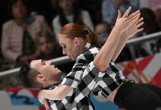 Russia Figure Skating Test Skates Pairs