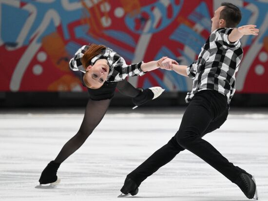 Russia Figure Skating Test Skates Pairs